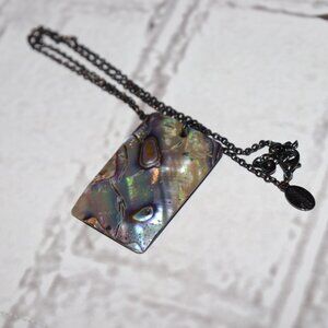 🌊 Iridescent Shell Pendant Necklace (Express) 🌊 16–17" adjustable chain ·